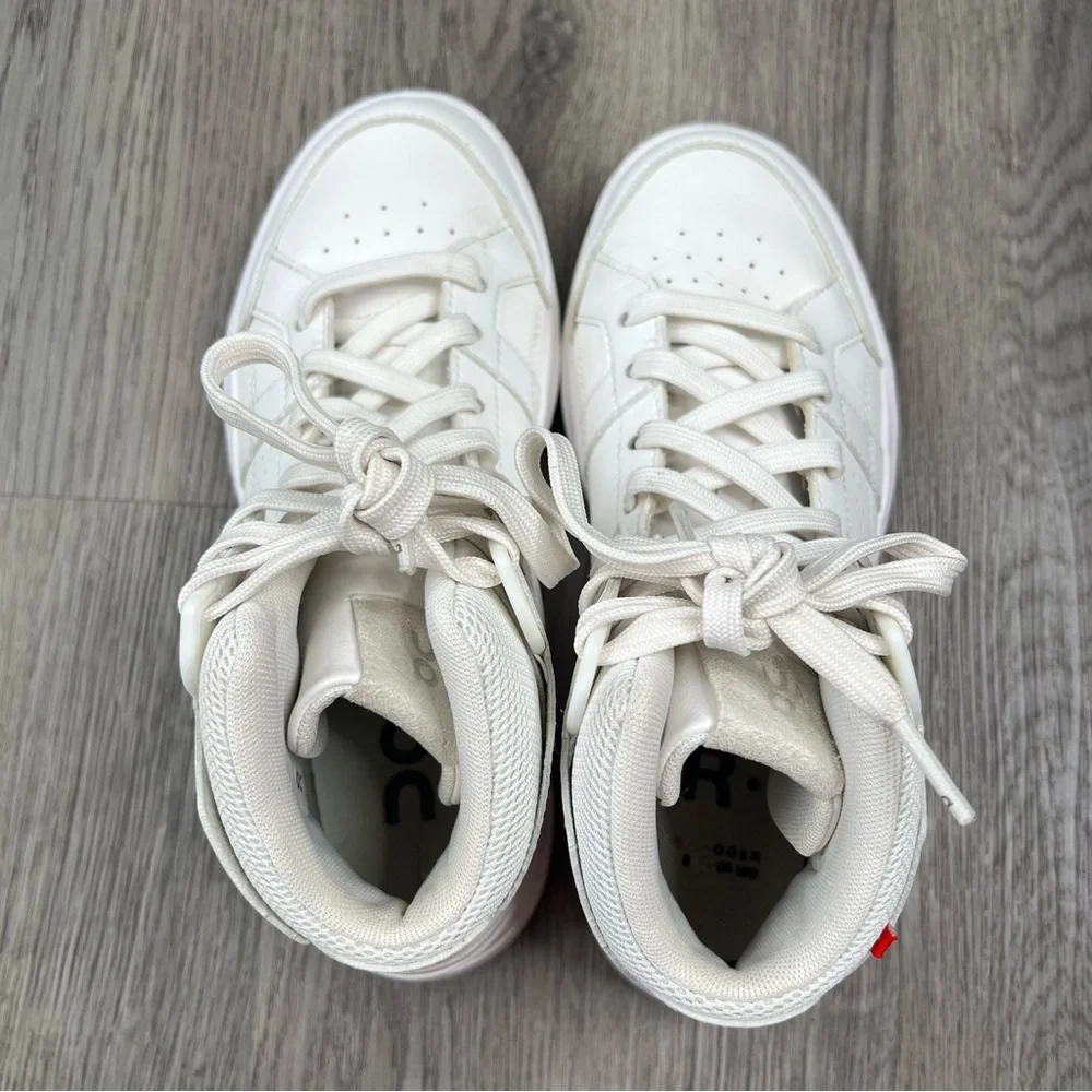 On The Roger Clubhouse Mid Womens Size 6 White Athletic Leather Shoes Sneakers‎
